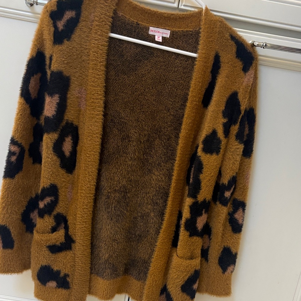 VGUC Design History Tan and Black Leopard Print Cardigan
